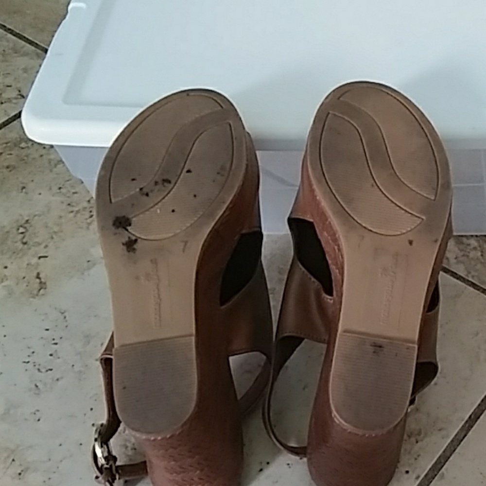 Sandals - Picture 3 of 4